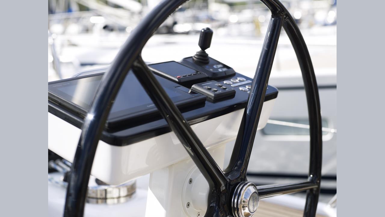 Linjett 43 Cockpit Details